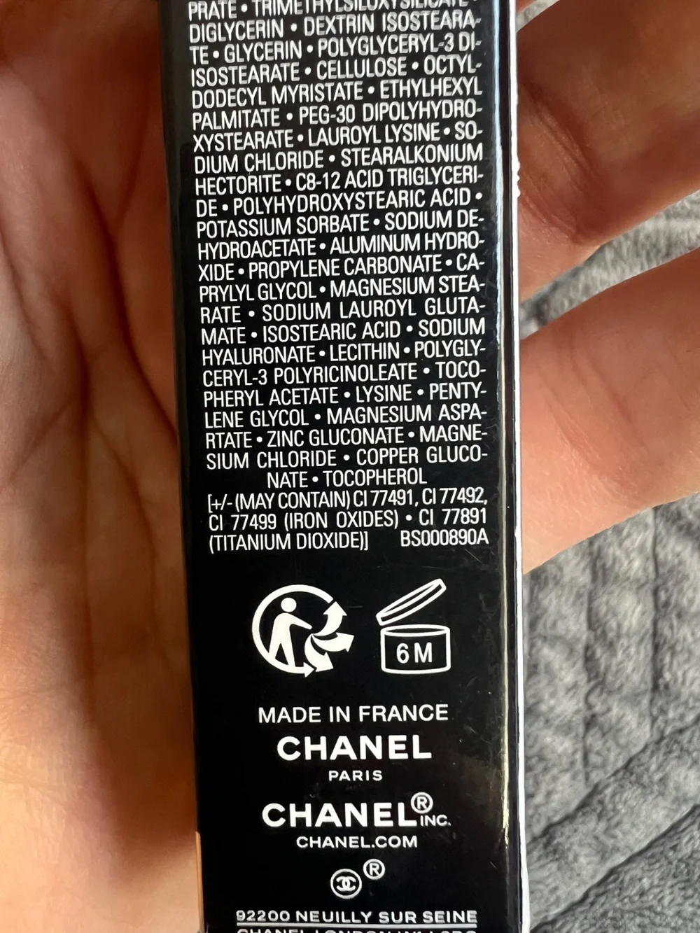 CHANEL ultra le